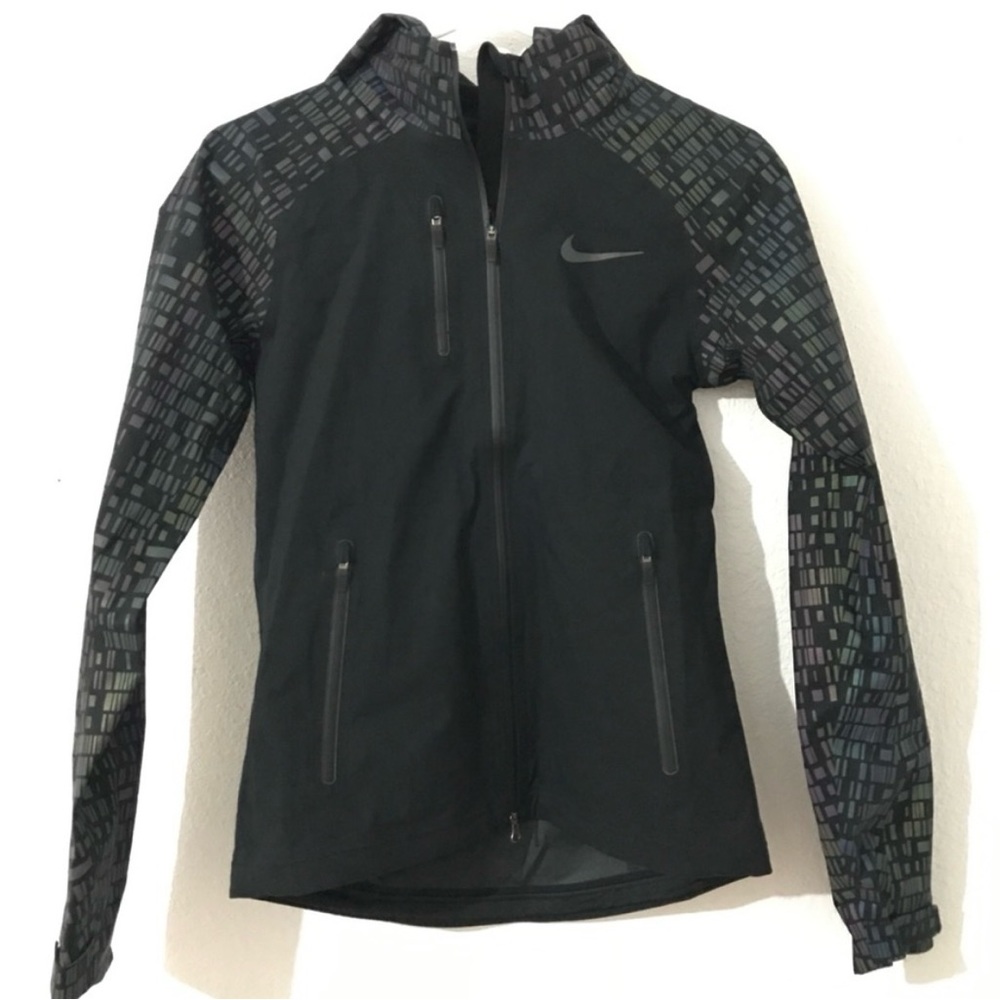 Nike - Picture 3 of 7